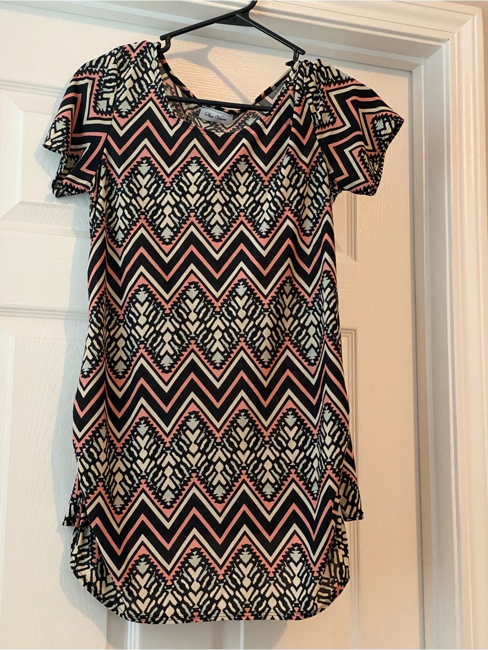 Star Vixen Black, Cream & Coral Chevron Tunic